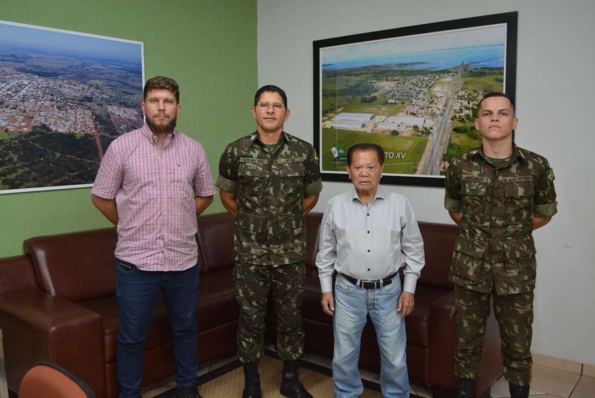 Em Bataguassu, prefeito Akira recebe visita de oficiais do Exército