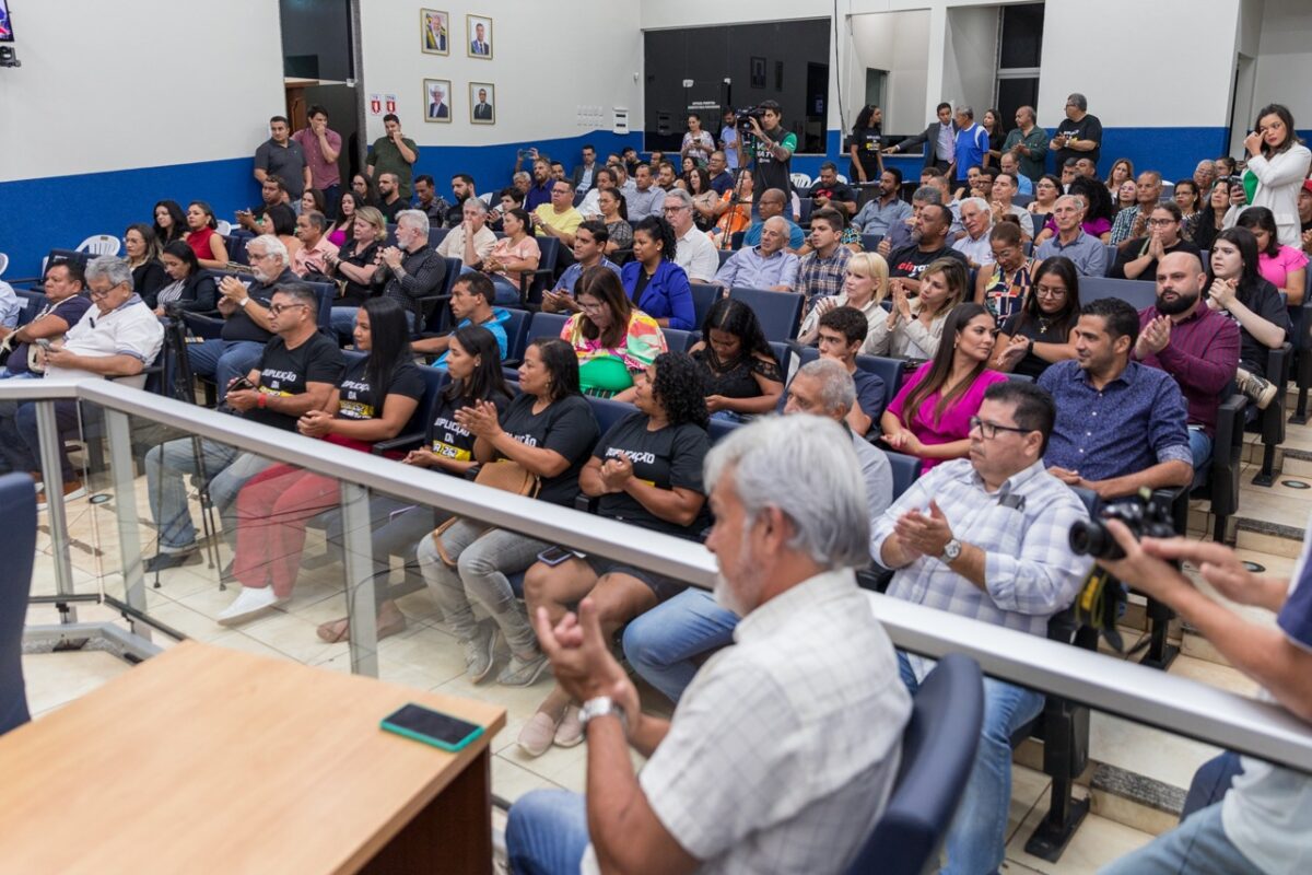 Políticos e representantes de diversos segmentos se mobilizam e discutem a duplicação da BR-262 Políticos e representantes de diversos segmentos se mobilizam e discutem a duplicação da BR-262