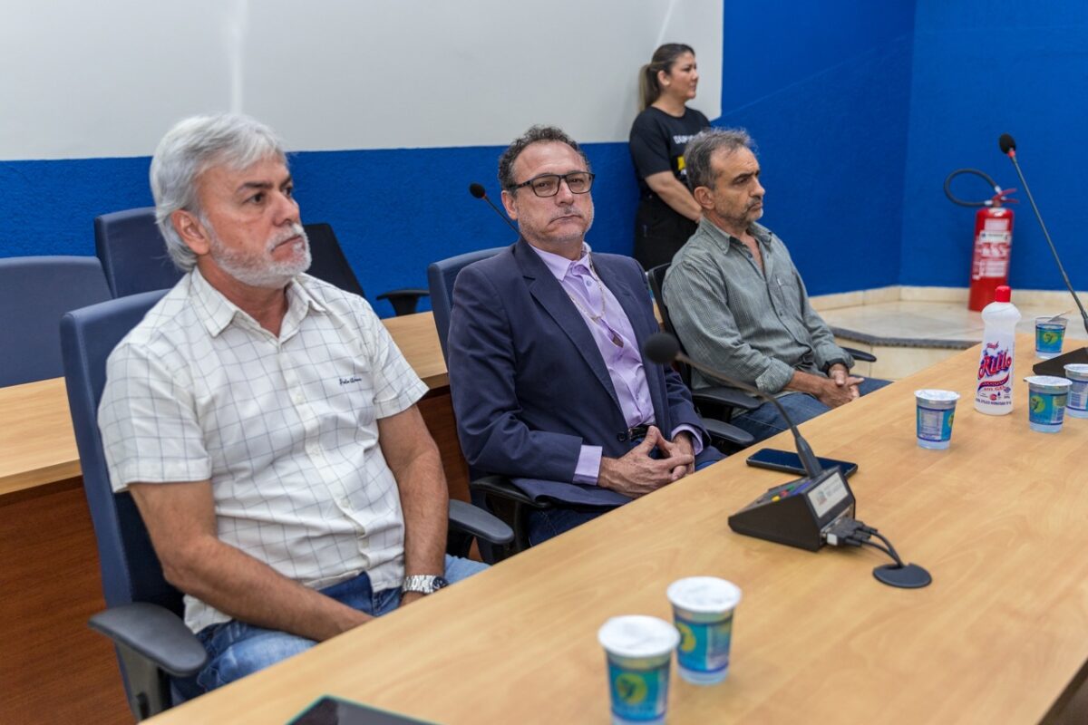 Políticos e representantes de diversos segmentos se mobilizam e discutem a duplicação da BR-262 Políticos e representantes de diversos segmentos se mobilizam e discutem a duplicação da BR-262