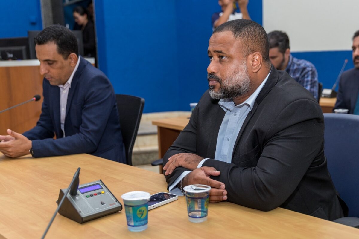 Políticos e representantes de diversos segmentos se mobilizam e discutem a duplicação da BR-262 Políticos e representantes de diversos segmentos se mobilizam e discutem a duplicação da BR-262