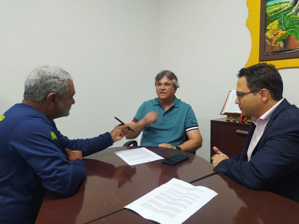 Deputado Pedrossian Neto visita Brasilândia e entrega emenda de R$ 100 mil para a saúde Deputado Pedrossian Neto visita Brasilândia e entrega emenda de R$ 100 mil para a saúde