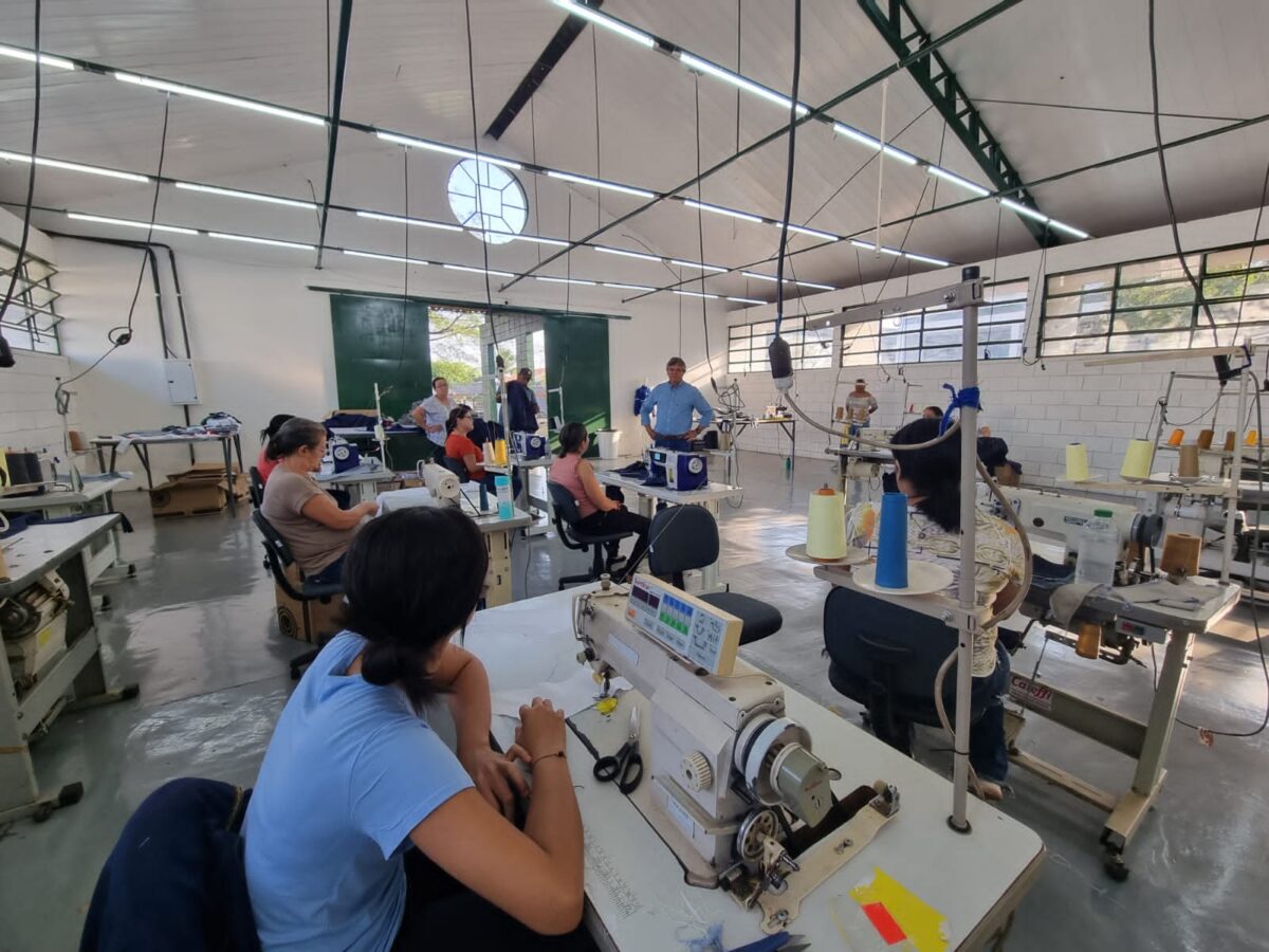 Nova turma do curso de costura começa em Brasilândia