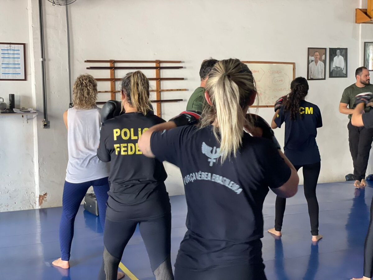 Polícia Federal realiza treinamento de Autodefesa para Mulheres da Segurança Pública Polícia Federal realiza treinamento de Autodefesa para Mulheres da Segurança Pública