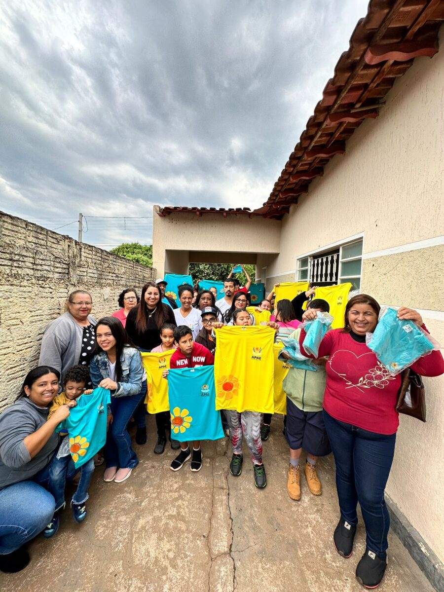 APAE de Brasilândia recebe novos uniformes APAE de Brasilândia recebe novos uniformes