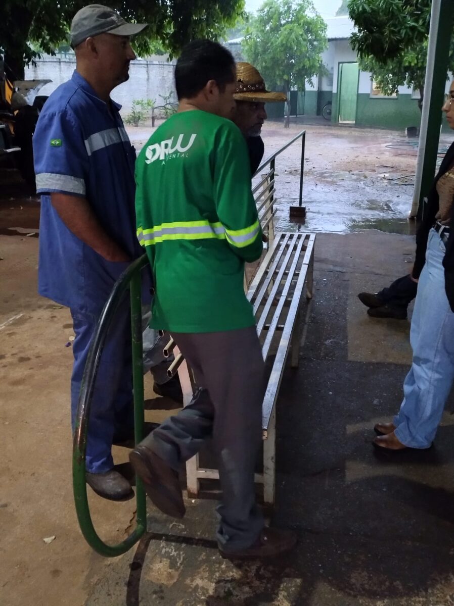 Brasilândia entrega Equipamentos de Proteção Individual agentes da coleta de resíduos sólidos