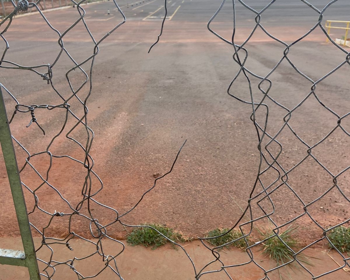 Parque da Juventude é alvo de vandalismo em Bataguassu