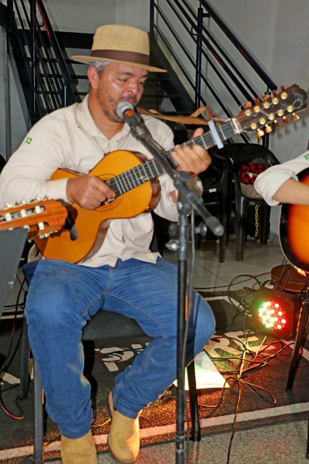 Orquestra de Violeiros de Três Lagoas celebrou 30 anos de existência na Feira Central Turística