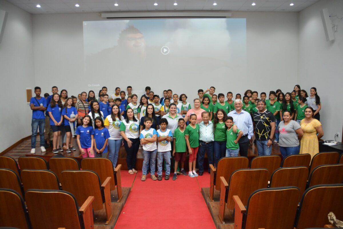 Sessão de cinema é ofertada para estudantes através do Projeto Piracema