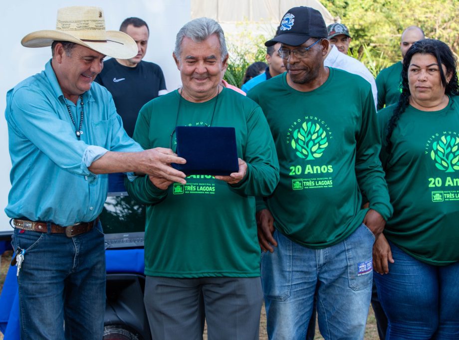 Equipe do Viveiro Municipal de Mudas realiza homenagens e comemora os 20 anos do serviço