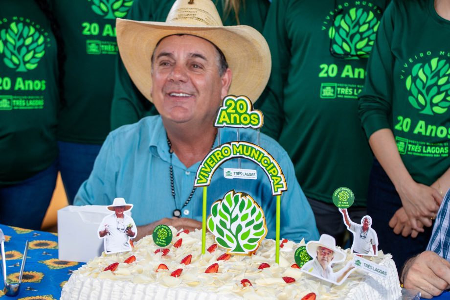 Equipe do Viveiro Municipal de Mudas realiza homenagens e comemora os 20 anos do serviço