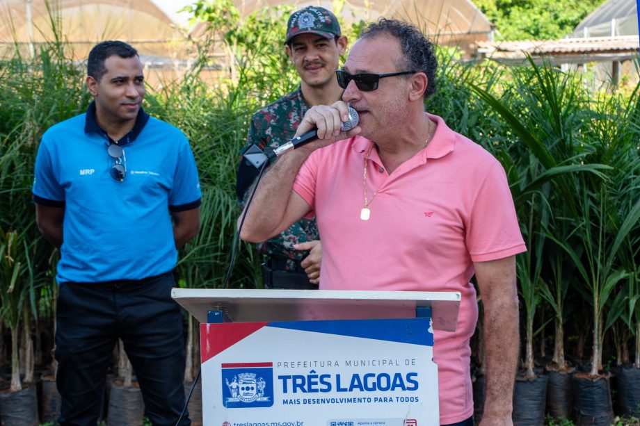 Equipe do Viveiro Municipal de Mudas realiza homenagens e comemora os 20 anos do serviço