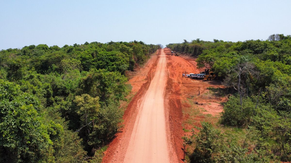 Prefeitura de Brasilândia faz a manutenção de estradas rurais