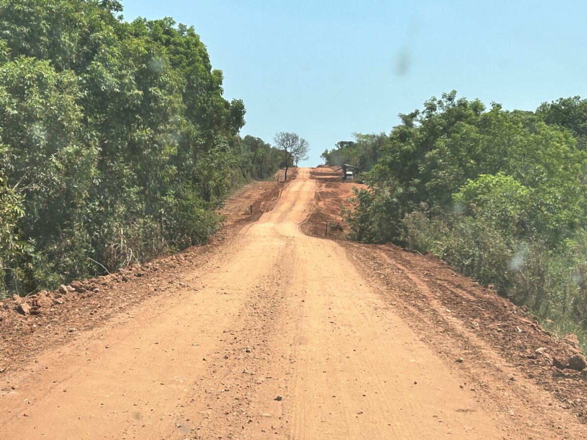 Prefeitura de Brasilândia faz a manutenção de estradas rurais