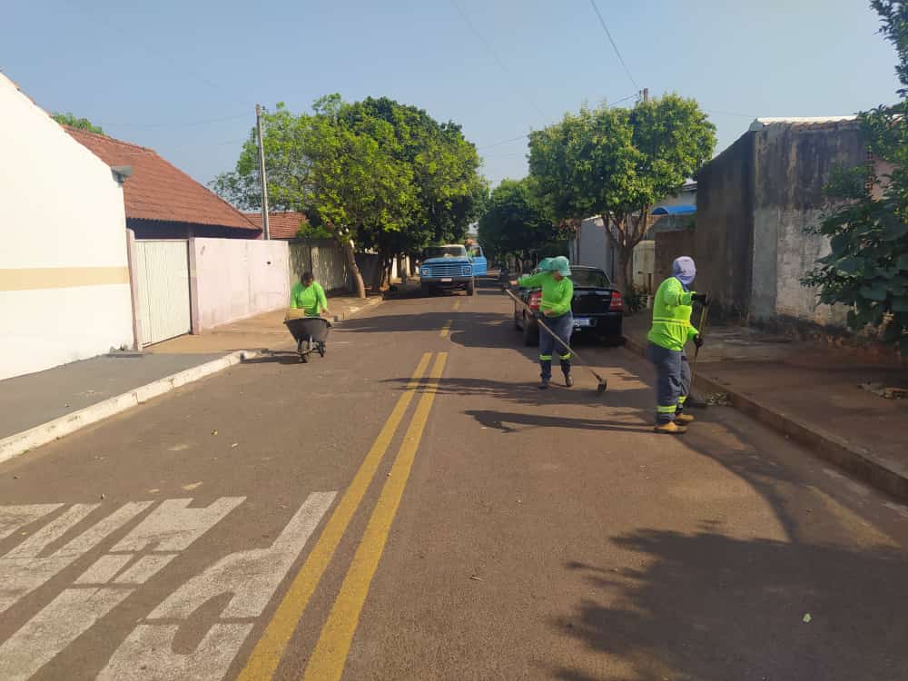 Brasilândia recebe serviços de limpeza urbana para manter a cidade limpa e saudável