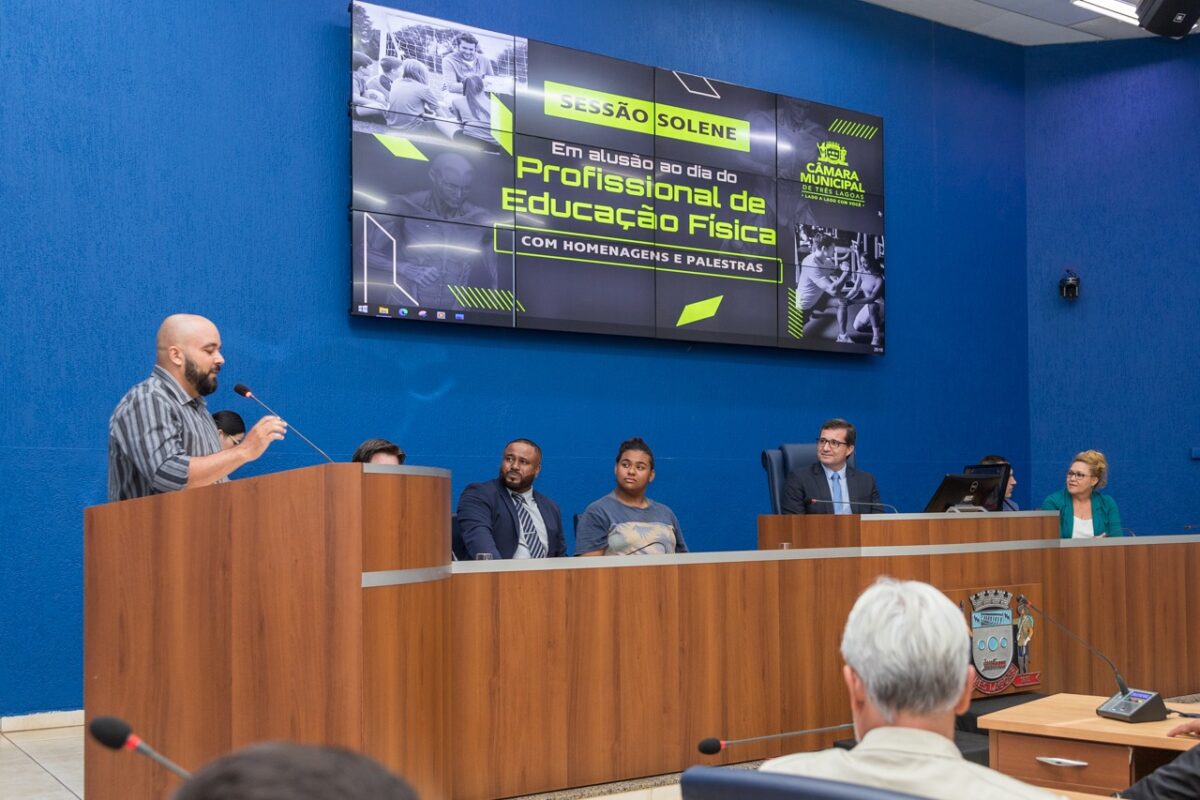 Profissionais de Educação Física são homenageados por vereadores