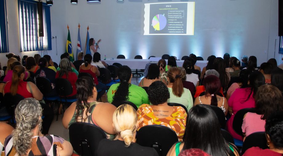 Cozinheiras da REME realizam curso de reciclagem em higiene e boas práticas em alimentação escolar