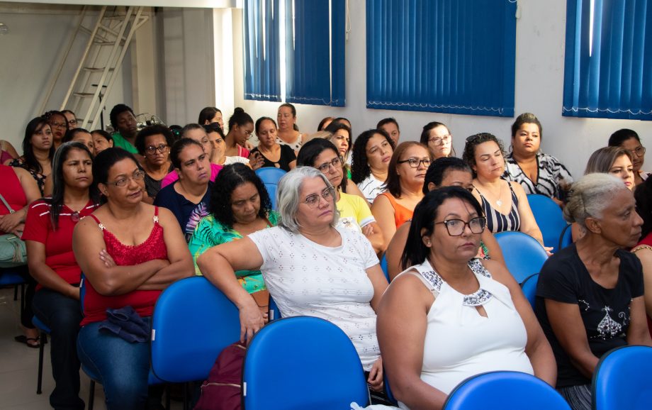 Cozinheiras da REME realizam curso de reciclagem em higiene e boas práticas em alimentação escolar