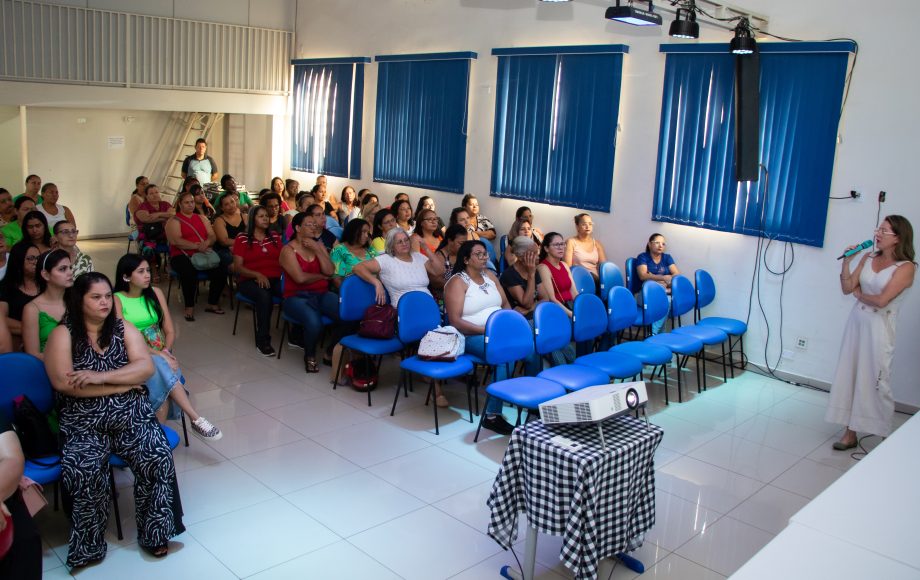 Cozinheiras da REME realizam curso de reciclagem em higiene e boas práticas em alimentação escolar