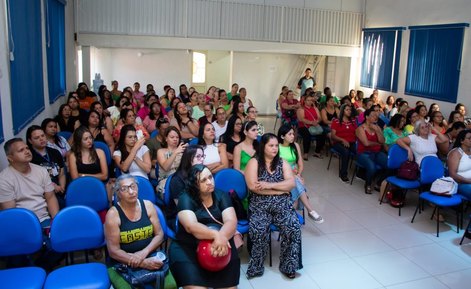 Cozinheiras da REME realizam curso de reciclagem em higiene e boas práticas em alimentação escolar
