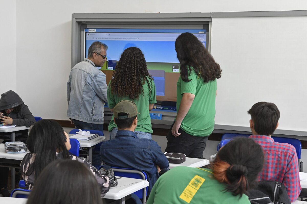 Com tecnologia e inclusão, ensino público quebra paradigmas para construir escola do futuro Com tecnologia e inclusão, ensino público quebra paradigmas para construir escola do futuro