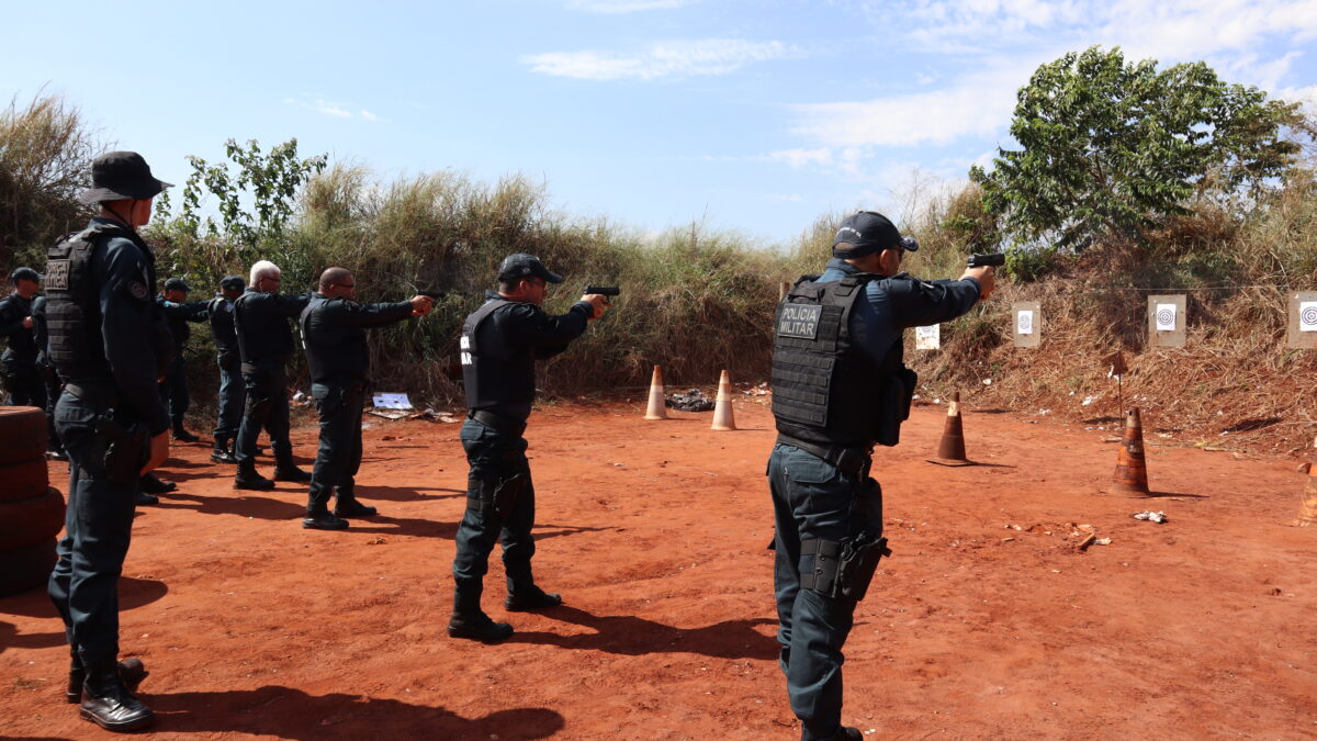 Polícia Militar recebe instruções sobre o novo armamento