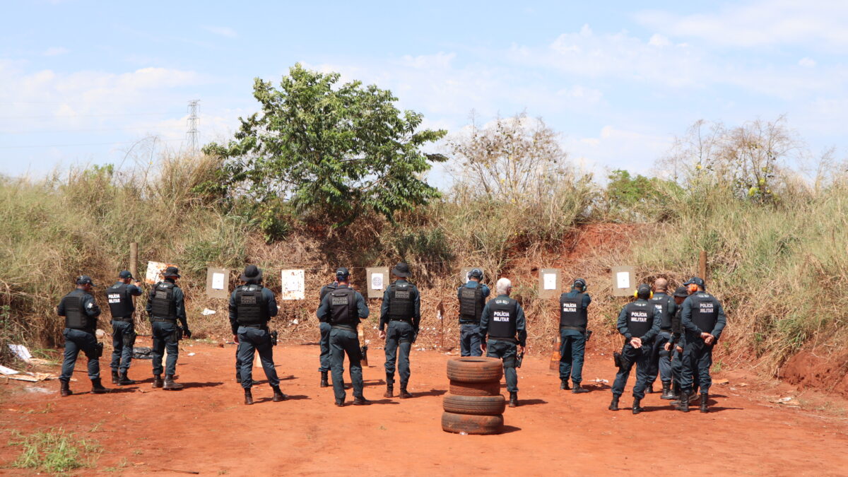 Polícia Militar recebe instruções sobre o novo armamento