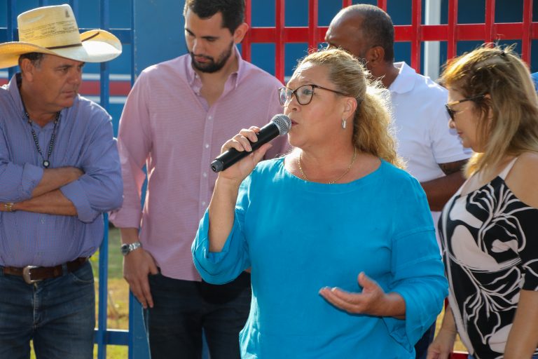Prefeito assina ordem de serviço da pavimentação e drenagem do bairro Jardim Oiti