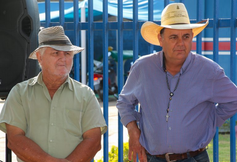 Prefeito assina ordem de serviço da pavimentação e drenagem do bairro Jardim Oiti