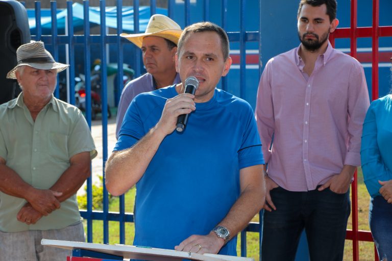 Prefeito assina ordem de serviço da pavimentação e drenagem do bairro Jardim Oiti