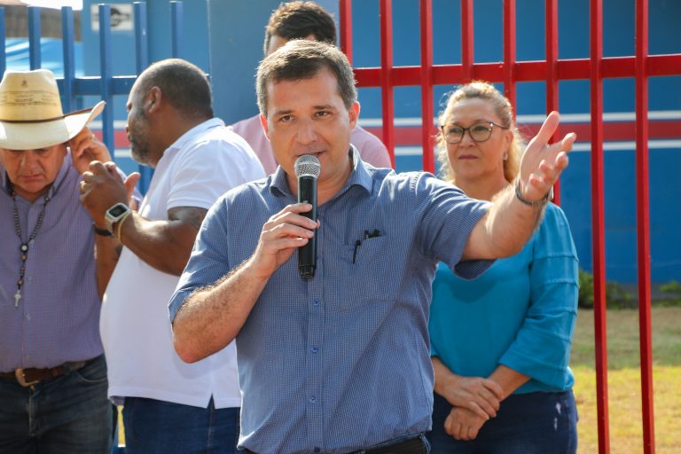 Prefeito assina ordem de serviço da pavimentação e drenagem do bairro Jardim Oiti