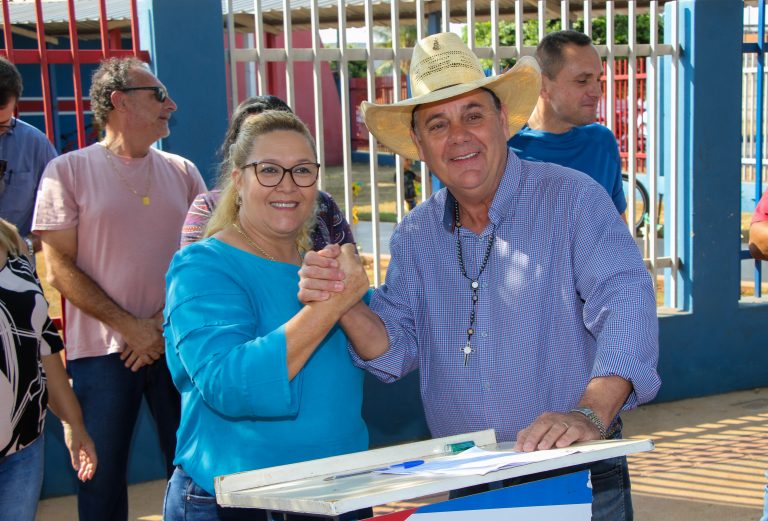 Prefeito assina ordem de serviço da pavimentação e drenagem do bairro Jardim Oiti