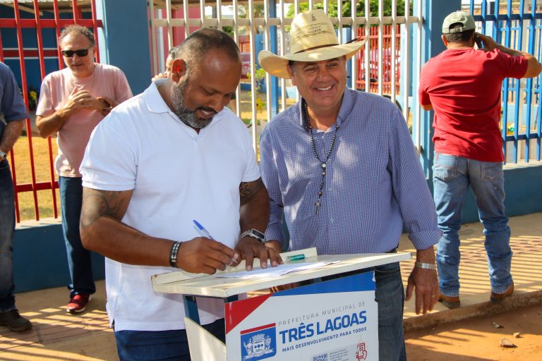 Prefeito assina ordem de serviço da pavimentação e drenagem do bairro Jardim Oiti
