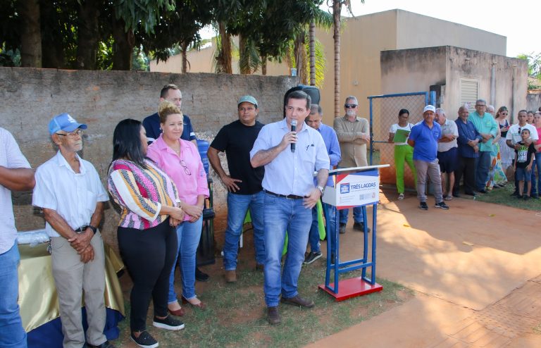 Prefeito assina ordem de serviço da pavimentação e drenagem do bairro Parque São Carlos