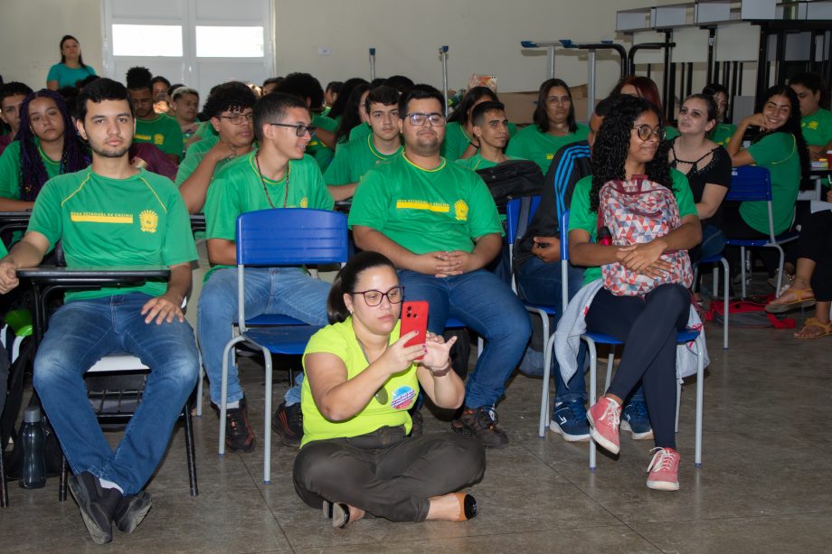 CREAS realiza palestra em alusão à Semana Estadual da Juventude