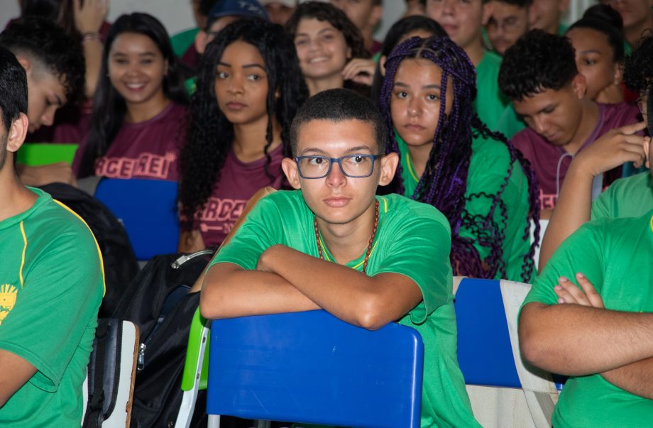 CREAS realiza palestra em alusão à Semana Estadual da Juventude