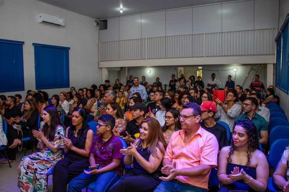 CONCURSO PÚBLICO – Prefeitura empossou 48 professores para Educação Infantil nesta quarta-feira (06)