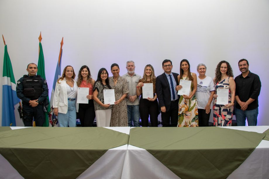 CONCURSO PÚBLICO – Prefeitura empossou 48 professores para Educação Infantil nesta quarta-feira (06)