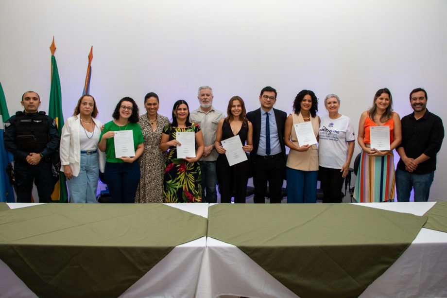 CONCURSO PÚBLICO – Prefeitura empossou 48 professores para Educação Infantil nesta quarta-feira (06)