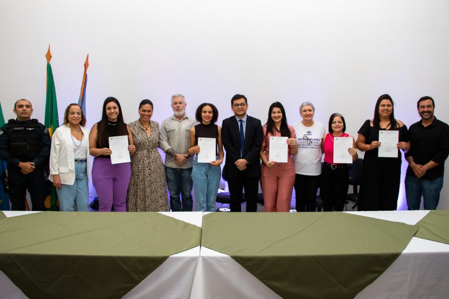 CONCURSO PÚBLICO – Prefeitura empossou 48 professores para Educação Infantil nesta quarta-feira (06)