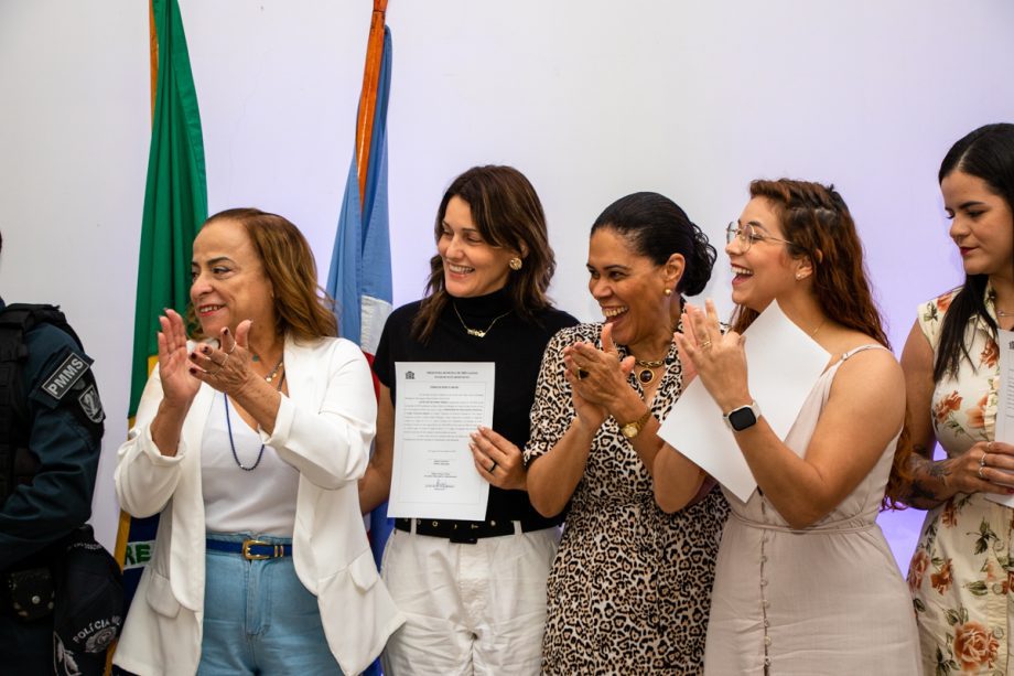 CONCURSO PÚBLICO – Prefeitura empossou 48 professores para Educação Infantil nesta quarta-feira (06)
