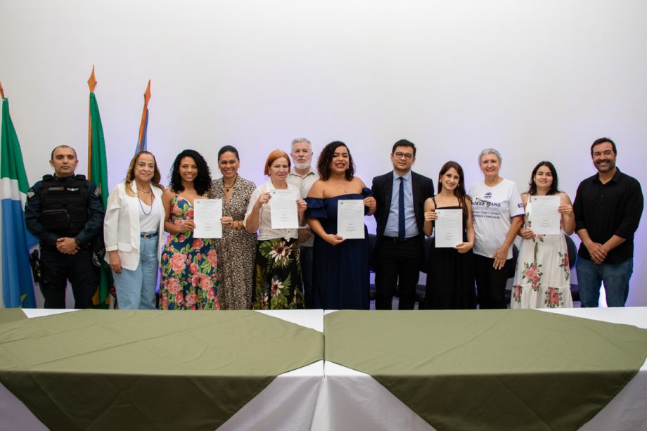 CONCURSO PÚBLICO – Prefeitura empossou 48 professores para Educação Infantil nesta quarta-feira (06)