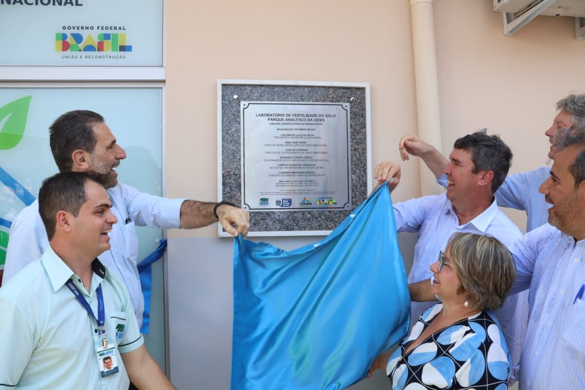 Com foco no desenvolvimento regional, Governo de MS entrega laboratório e herbário na UEMS