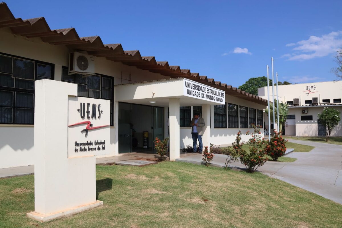 Com foco no desenvolvimento regional, Governo de MS entrega laboratório e herbário na UEMS