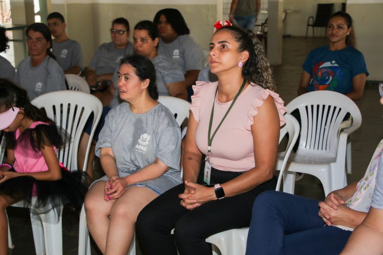SETEMBRO VERDE – SMAS promove intercâmbio entre alunos da APAE e usuários dos SCFV