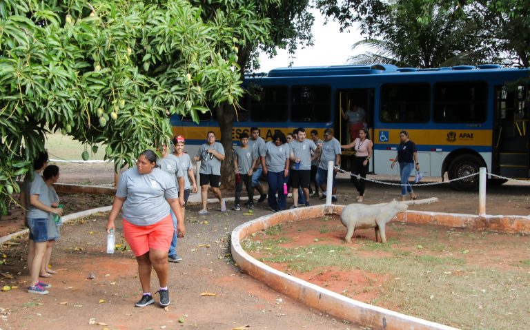 SETEMBRO VERDE – SMAS promove intercâmbio entre alunos da APAE e usuários dos SCFV