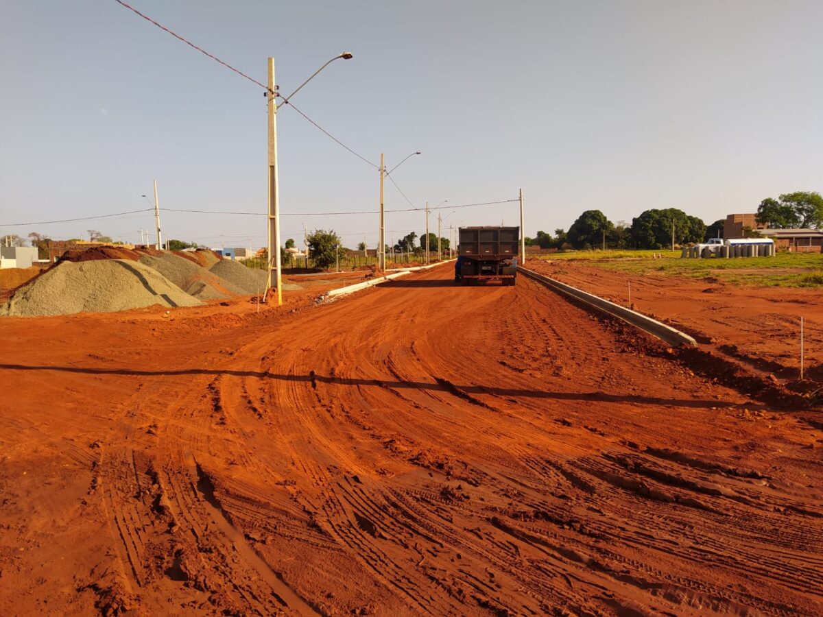 Pavimentação asfáltica no bairro Isac Honorato Barbosa avança em Brasilândia