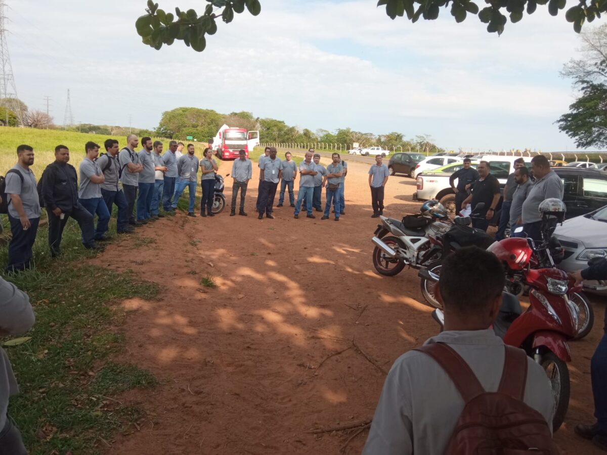 Trabalhadores da CtgBrasil paralisam por falta de avanço nas negociações de acordo coletivo, em Três Lagoas