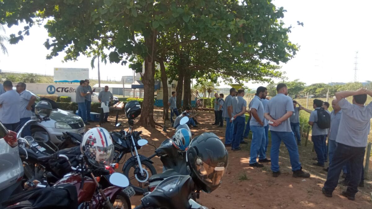 Trabalhadores da CtgBrasil paralisam por falta de avanço nas negociações de acordo coletivo, em Três Lagoas