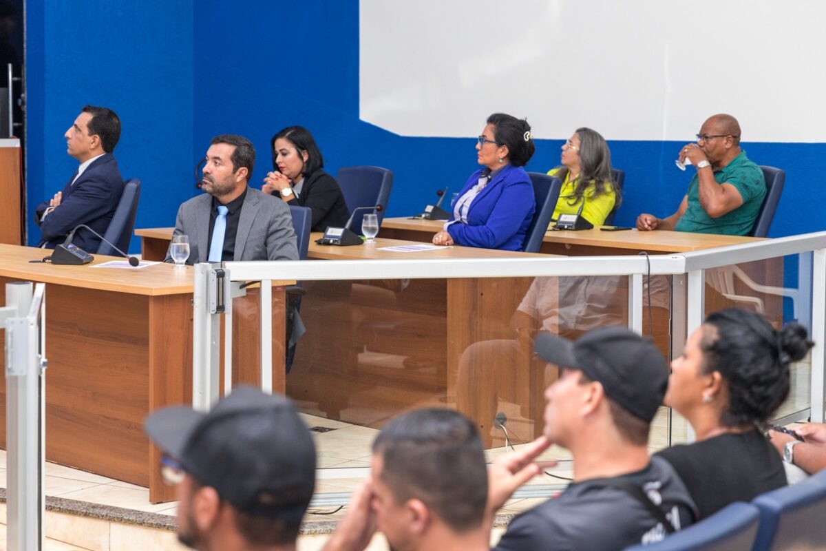 Profissionais de Educação Física são homenageados por vereadores