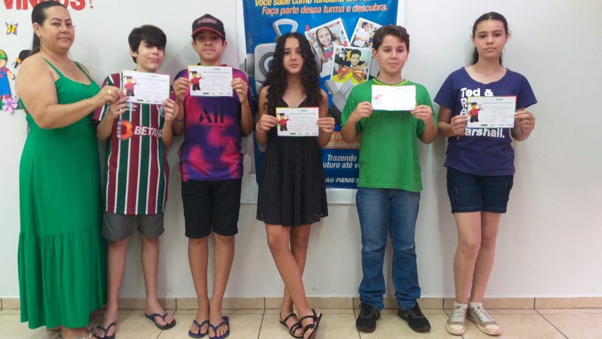 Biblioteca do Sesi entrega certificados do Curso de Robótica em Brasilândia
